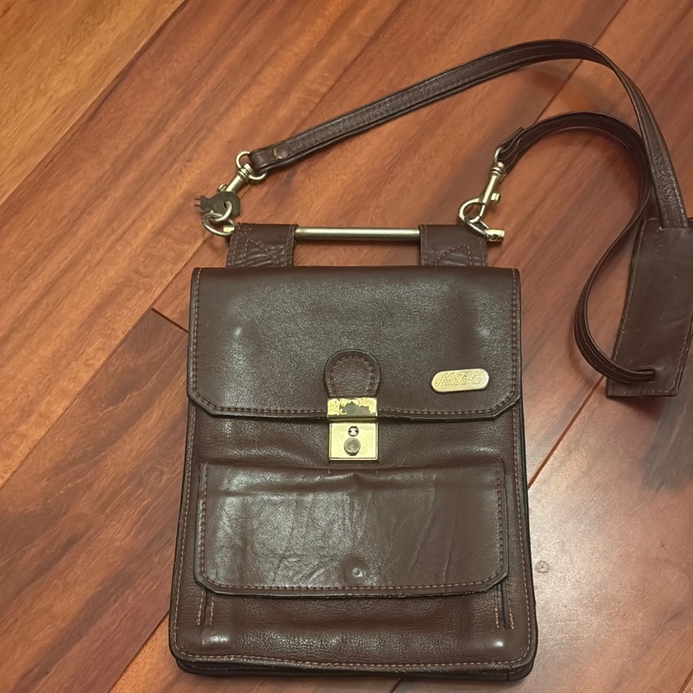 Vintage 1970s Italian leather crossbody bag unisex